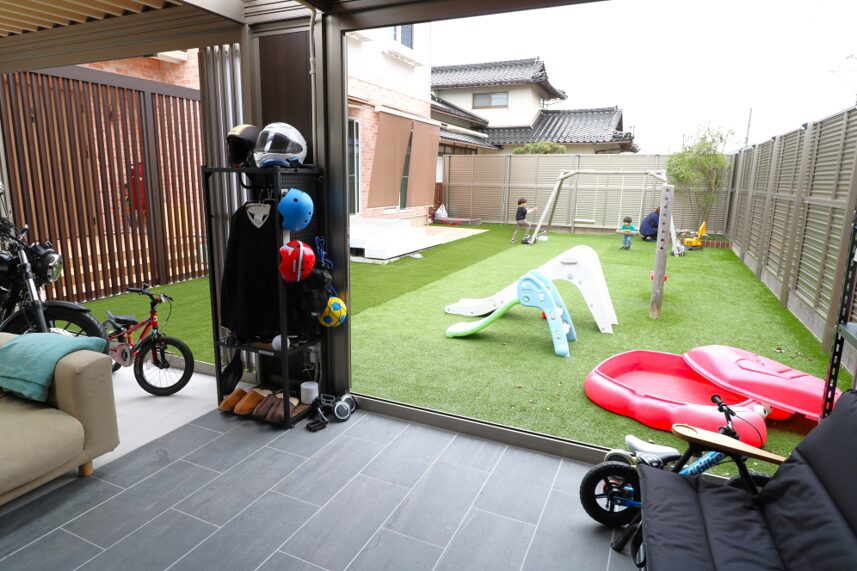 松江市 外構リフォーム バイクや趣味用品を収納したガレージ