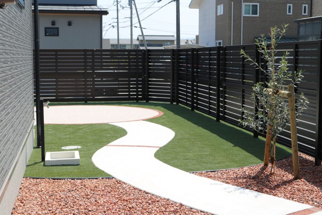 松江市で施工した目隠しフェンス事例