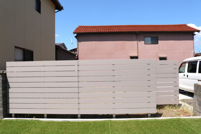 松江市 外構リフォーム プライバシー確保のための目隠しフェンス施工