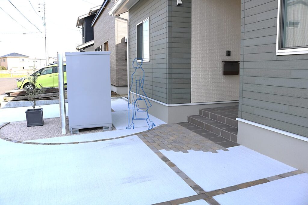 松江市 木目調フェンス付き駐輪場 外構施工事例