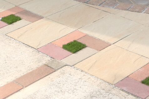 松江市 庭リフォーム デザイン舗装と人工芝を組み合わせた施工事例