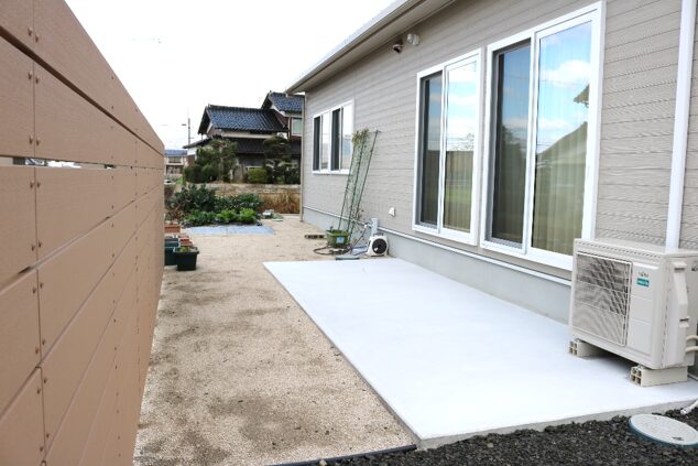 松江市 外構工事 プライバシーを守る目隠しフェンス施工事例