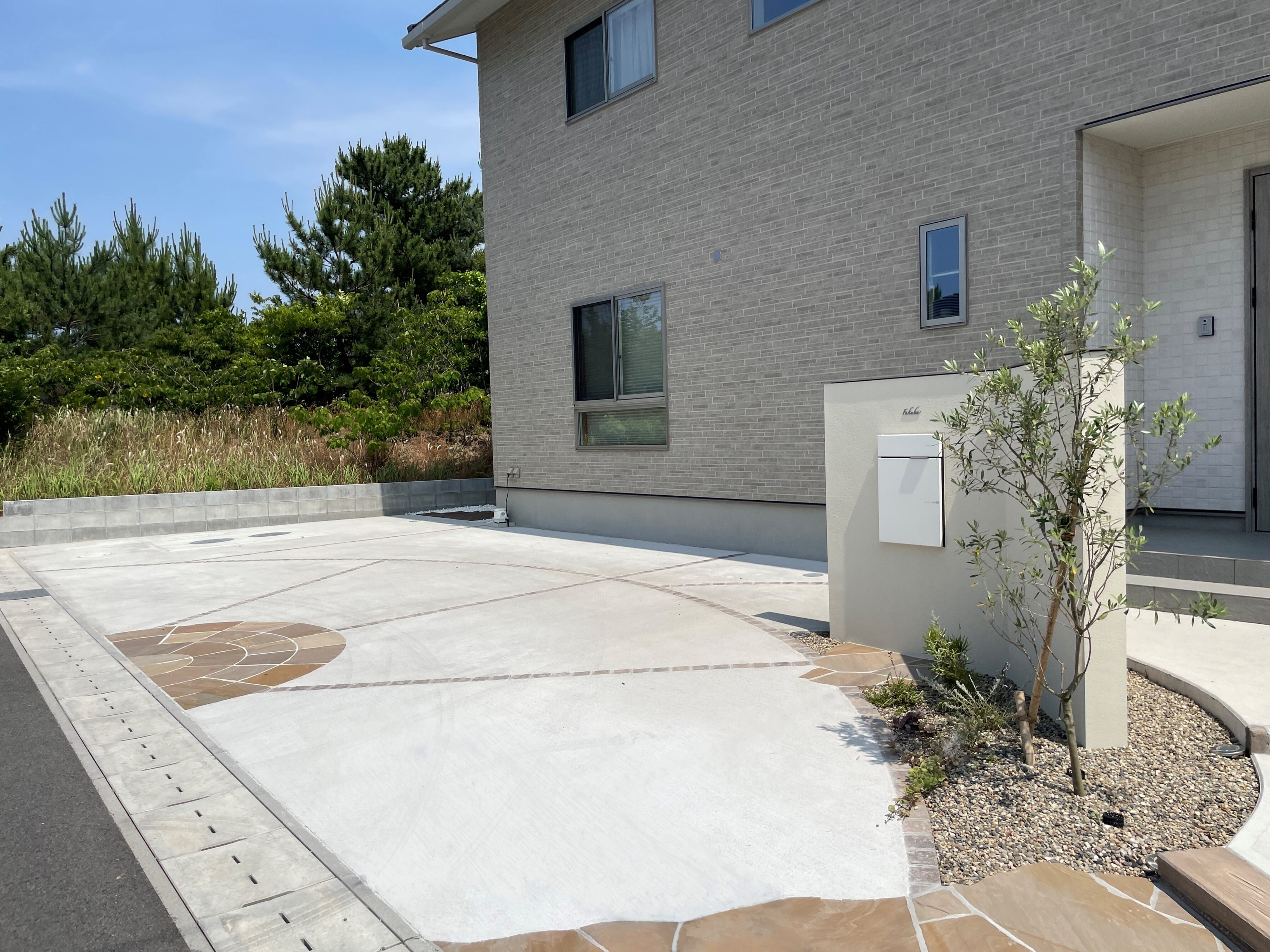 松江市 外構リフォーム 駐車場拡張後の全景