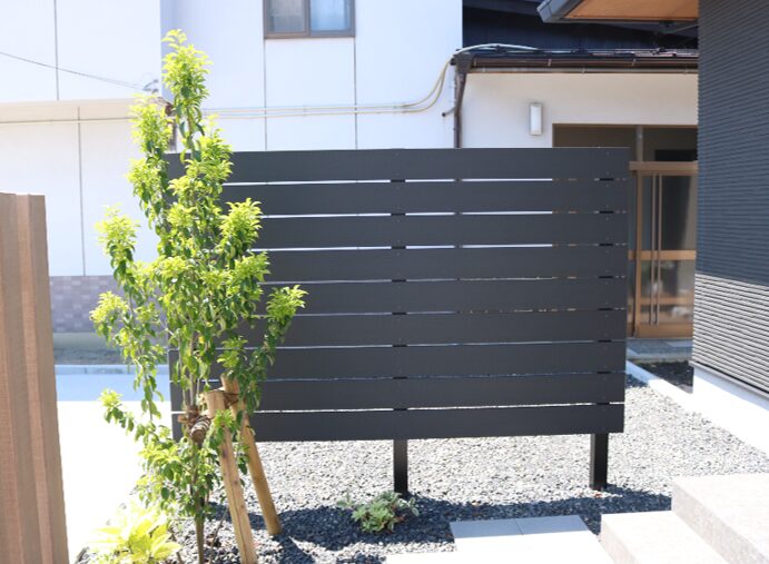 松江市 外構リフォーム 植栽と門柱を取り入れたアプローチ