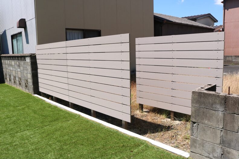 松江市 外構リフォーム プライバシー確保のための目隠しフェンス施工