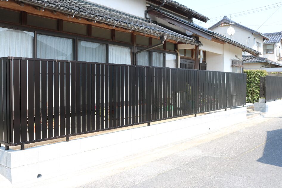 松江市 外構工事 ブロック塀リフォーム後のフェンス付きデザイン