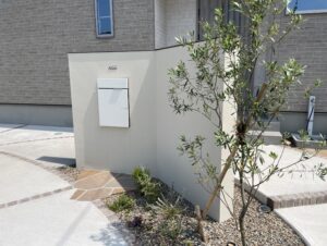 松江市 外構工事 門壁と植栽を取り入れたエントランス