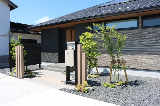 松江市 外構施工 門まわりと玄関アプローチの外構事例